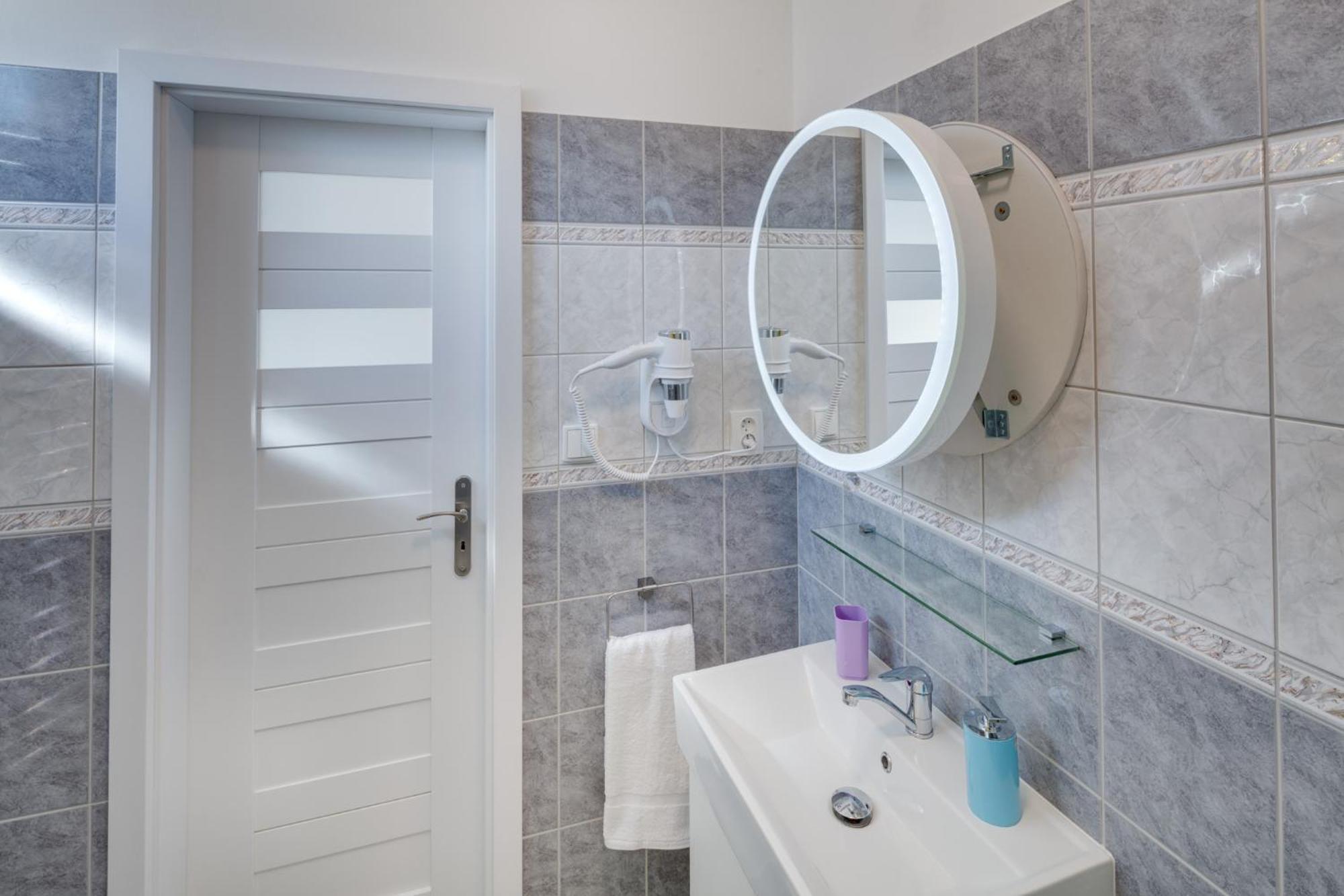 Apartements Studio 964 Líbeznice Kültér fotó