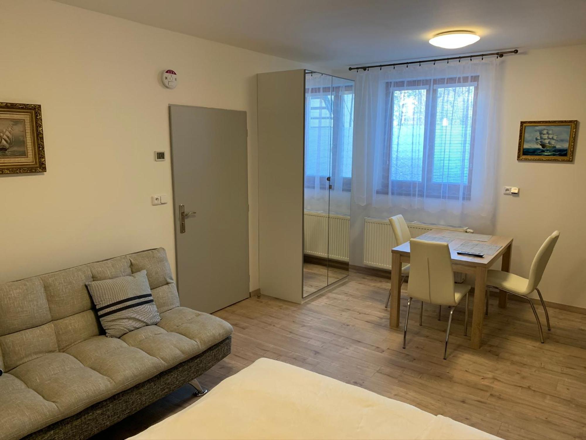 Apartements Studio 964 Líbeznice Kültér fotó