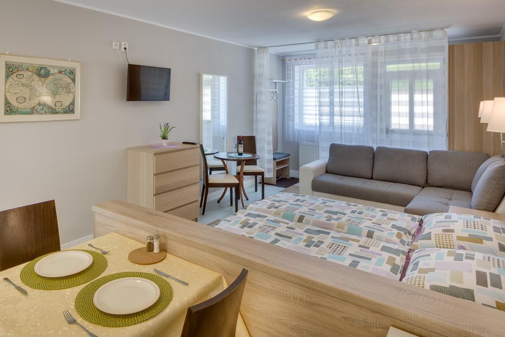 Apartements Studio 964 Líbeznice Kültér fotó