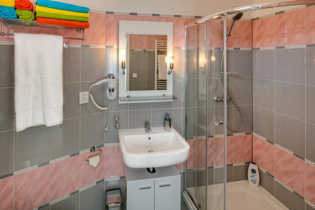 Apartements Studio 964 Líbeznice Kültér fotó