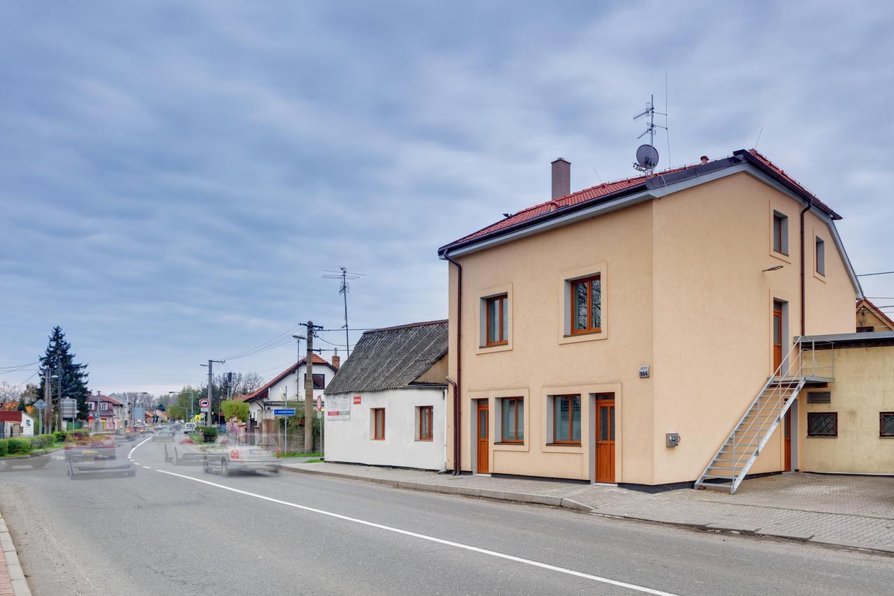 Apartements Studio 964 Líbeznice Kültér fotó